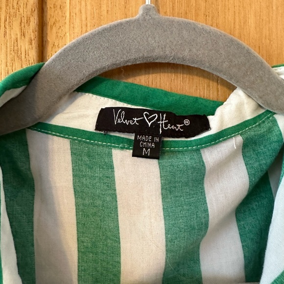 Green Striped Blouse with Flowy Sleeves - Picture 5 of 6